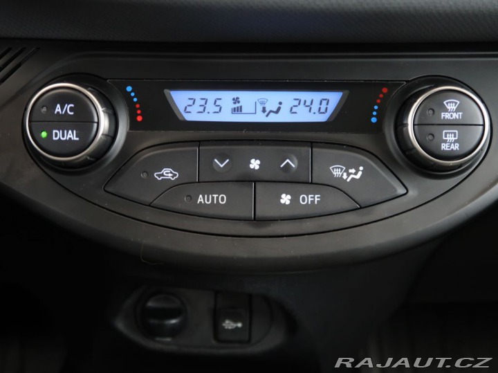 Toyota Yaris 1.5Hybrid,Active,CZ 2015