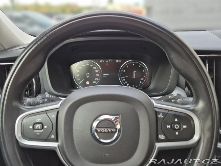Volvo XC60 2,0 T5 FWD NEZ. TOPENÍ 2018