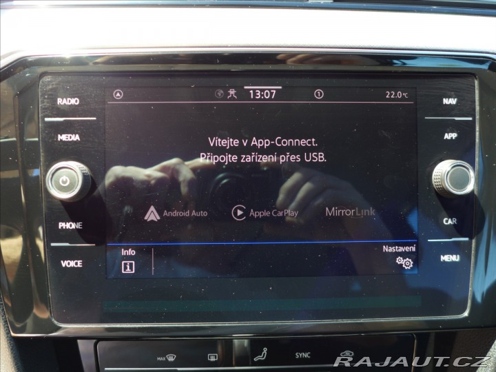 Volkswagen Passat 2,0 TDI FULL LED NAVI APP 2021