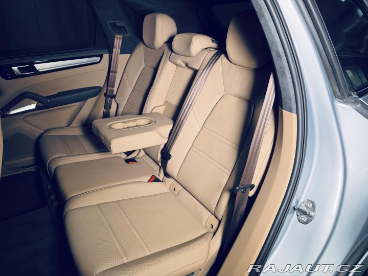Porsche Cayenne TURBO.S ZÁRUKA.27 VZDUCH 2020