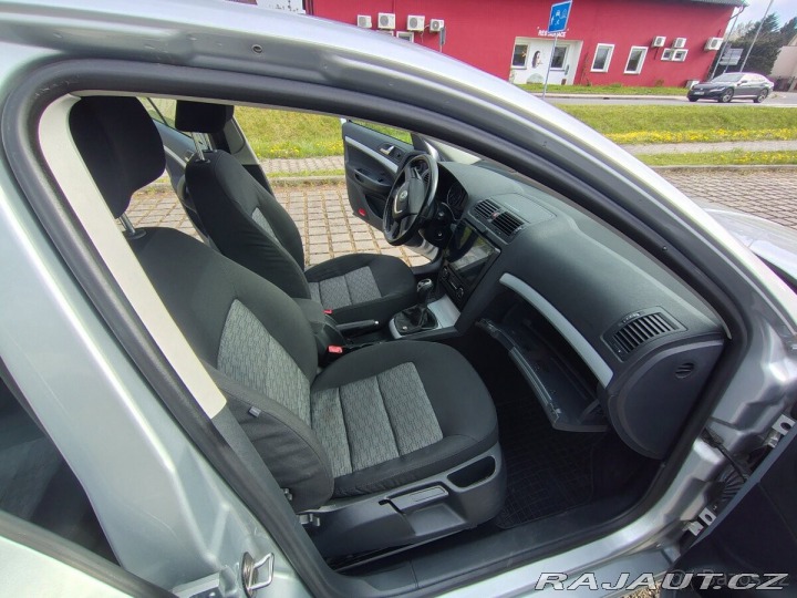 Škoda Octavia 1,6 77 kW,2011,STK 10/2 2011