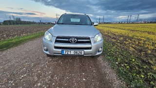 Toyota RAV4 2,2   2009