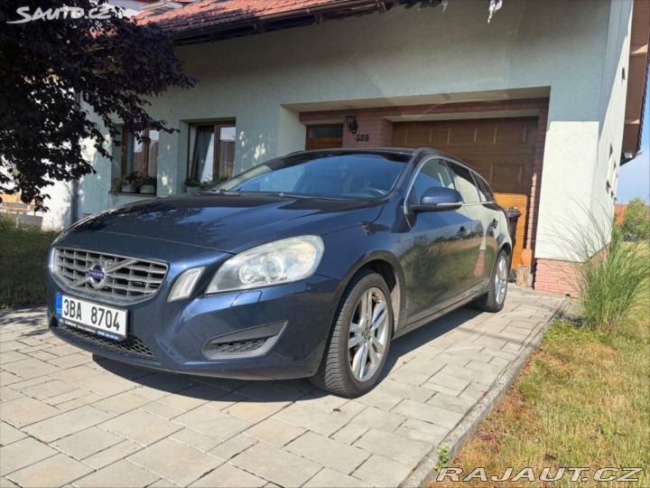 Volvo V60 2,0   D3 120kW (5-válec) 2010