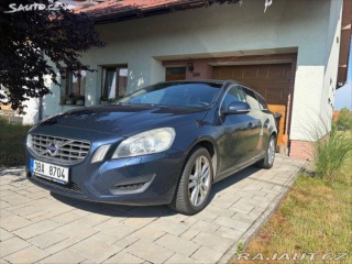 Volvo V60 2,0 D3 120kW (5-válec) 2010