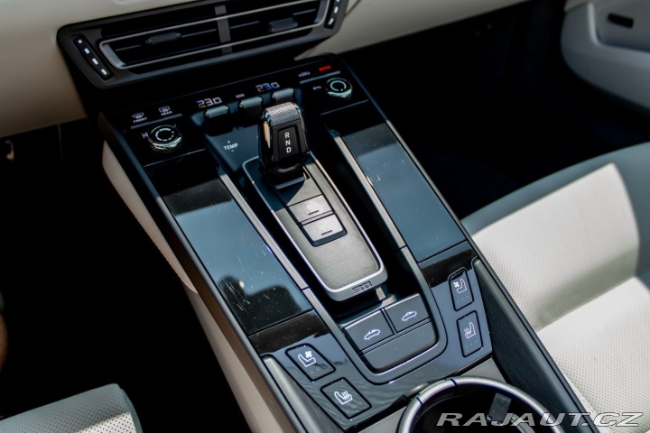 Porsche Ostatní modely 911 Targa 4 GTS/ PDLS+/ InnoDrive/ 2024
