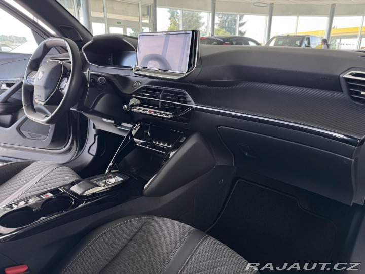 Peugeot 2008 1,2PT 130*AT8*Allure*Kame 2024