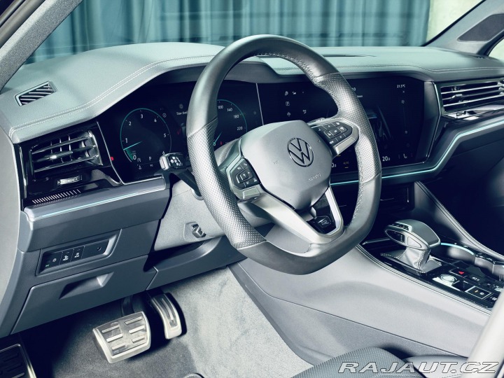 Volkswagen Touareg 3.0TDI*R-LINE*HUD*TAŽ*VZD 2025
