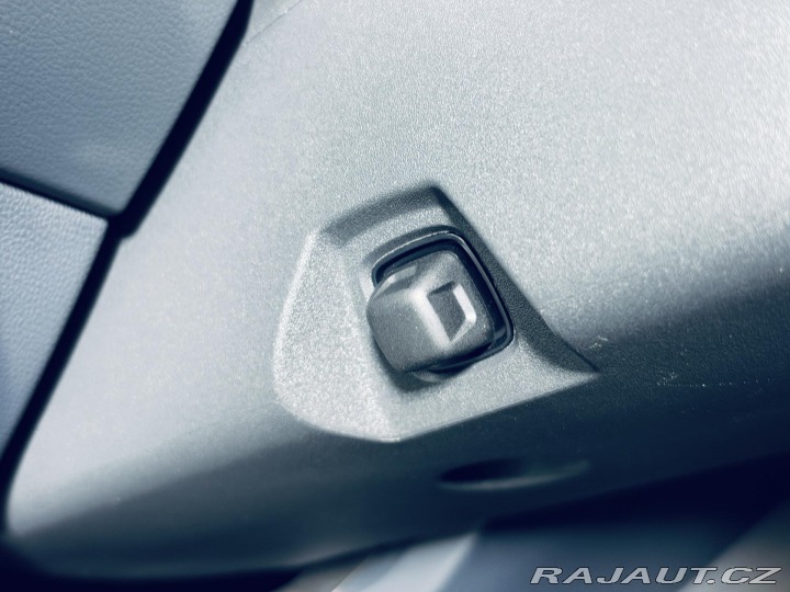 Volkswagen Touareg 3.0TDI*R-LINE*HUD*TAŽ*VZD 2025