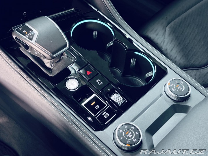 Volkswagen Touareg 3.0TDI*R-LINE*HUD*TAŽ*VZD 2025