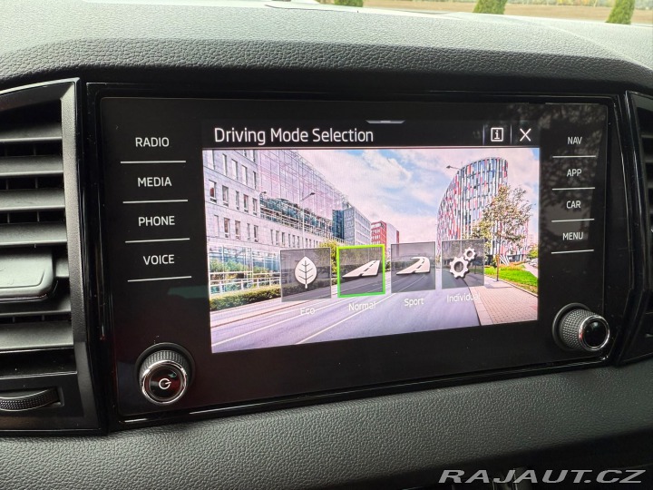 Škoda Karoq SportLine 1.5 TSi 110kw 2023