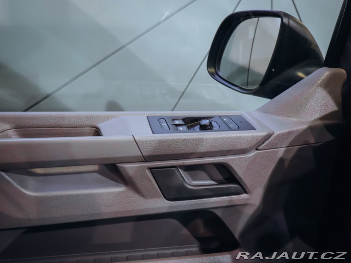 Volkswagen Transporter 2.0TDI 6 míst 2020