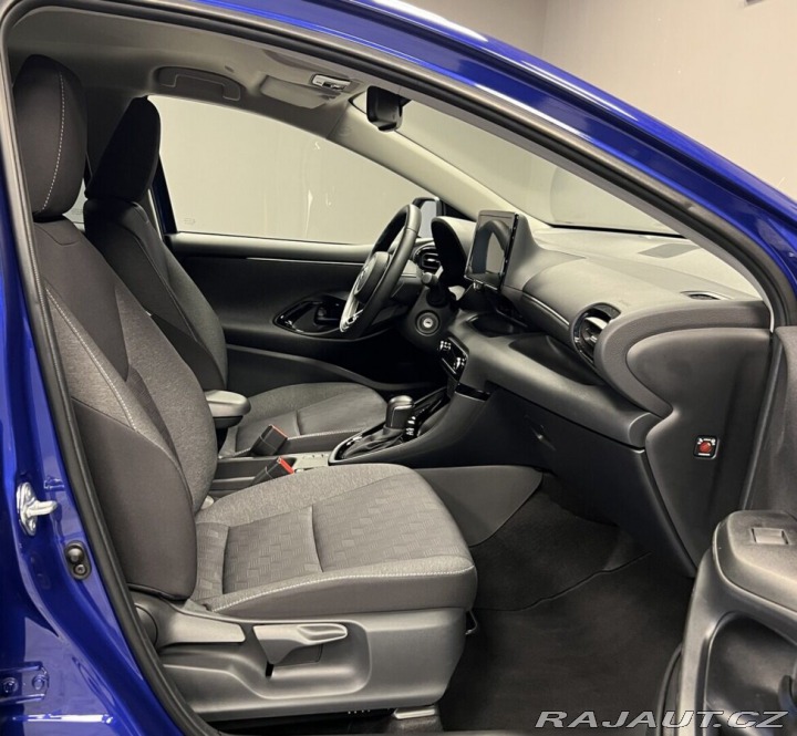 Toyota Yaris STYLE 2025