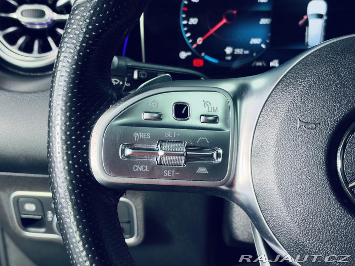 Mercedes-Benz GLB 220d 4M AMG PANO HUD TAŽN 2020
