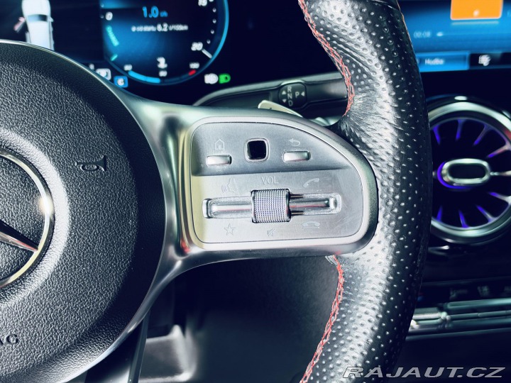 Mercedes-Benz GLB 220d 4M AMG PANO HUD TAŽN 2020