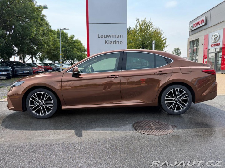 Toyota Camry 2.5 HEV Executive 1800