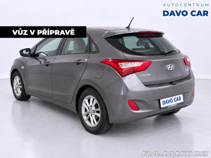 Hyundai i30 1,4 i 73kW CVVT Trikolor 2012