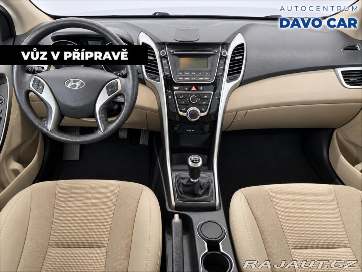 Hyundai i30 1,4 i 73kW CVVT Trikolor 2012