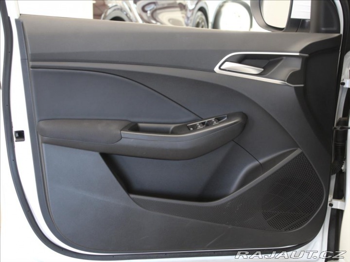 MG MG3 1.5 HYBRID+ Emotion 12tkm 2025