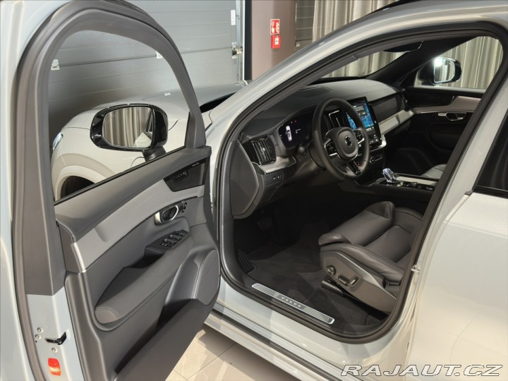 Volvo XC90 2,0 T8 PHEV Plus Black E 2026