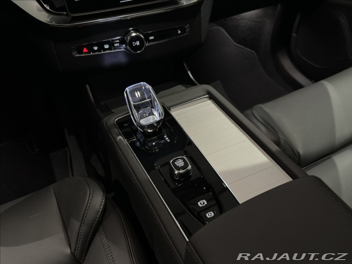 Volvo XC90 2,0 T8 PHEV Plus Black E 2026