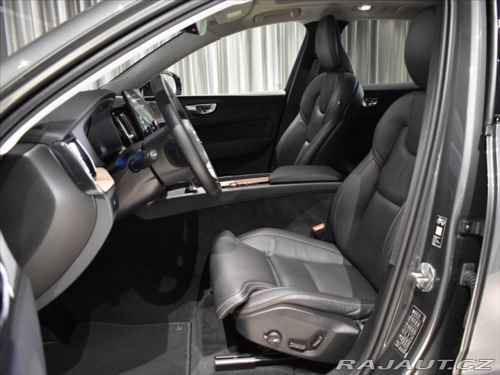 Volvo XC60 2,0 B5 AWD Ultra B&W, 2026