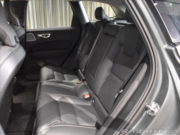 Volvo XC60 2,0 B5 AWD Ultra B&W, 2026