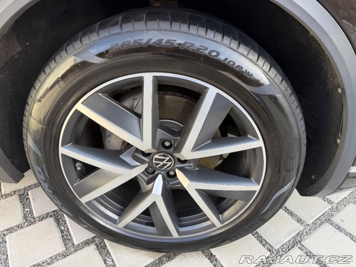 Volkswagen Touareg 3,0 V6 210kW TOP STAV 2021