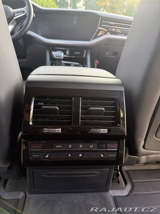 Volkswagen Touareg 3,0 V6 210kW TOP STAV 2021