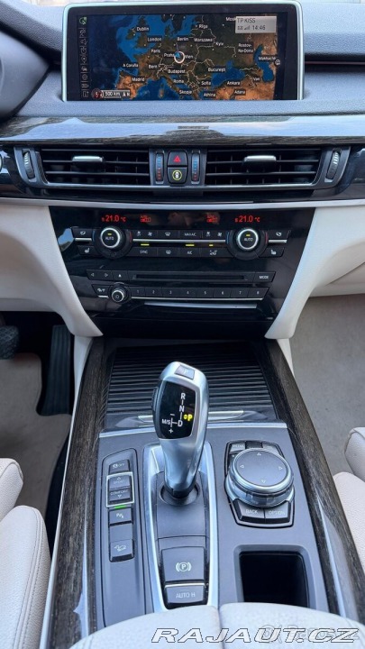 BMW X5 3,0 30d, 190kW, bílá ků 1800