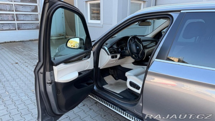 BMW X5 3,0 30d, 190kW, bílá ků 1800
