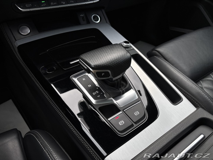 Audi Q5 50TFSI e S-Line panorama 2021