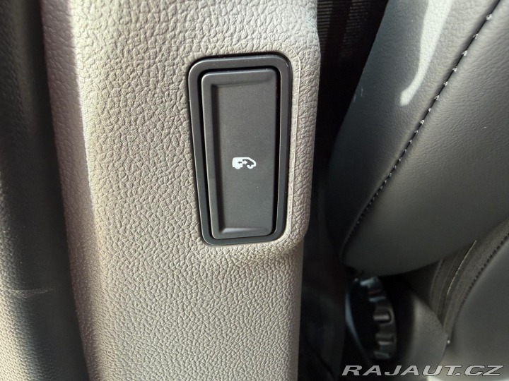 Volkswagen Caravelle REZERVACE!!! 2026