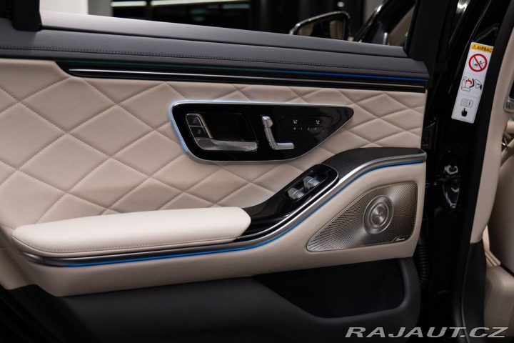 Mercedes-Benz S  2026