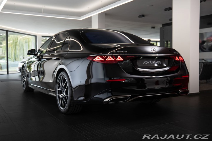 Mercedes-Benz S  2026