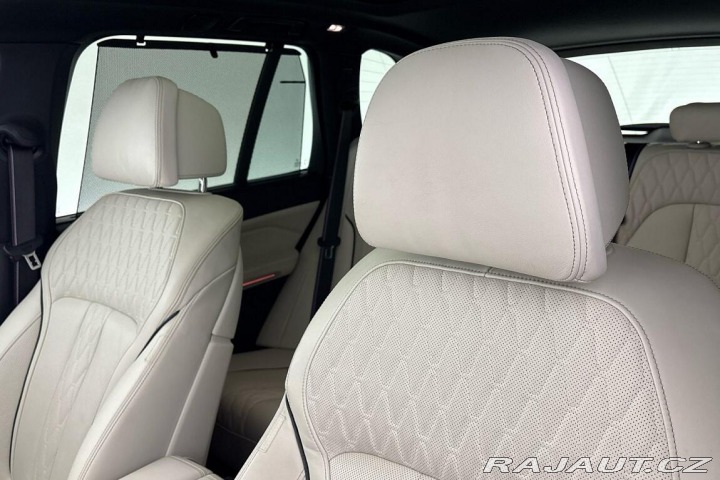 BMW X5 M50i 2019