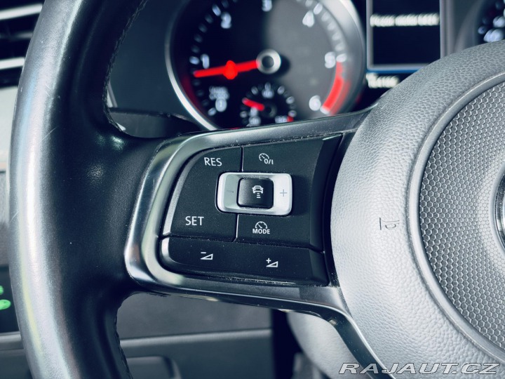 Volkswagen Passat 2.0TDI*R-LINE*CZ*LED*1.MA 2019