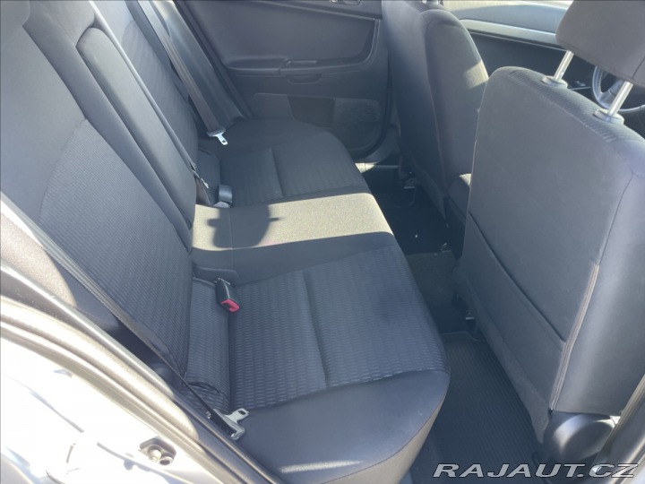 Mitsubishi Lancer 1,6 i 86kw Invite Klima T 2013
