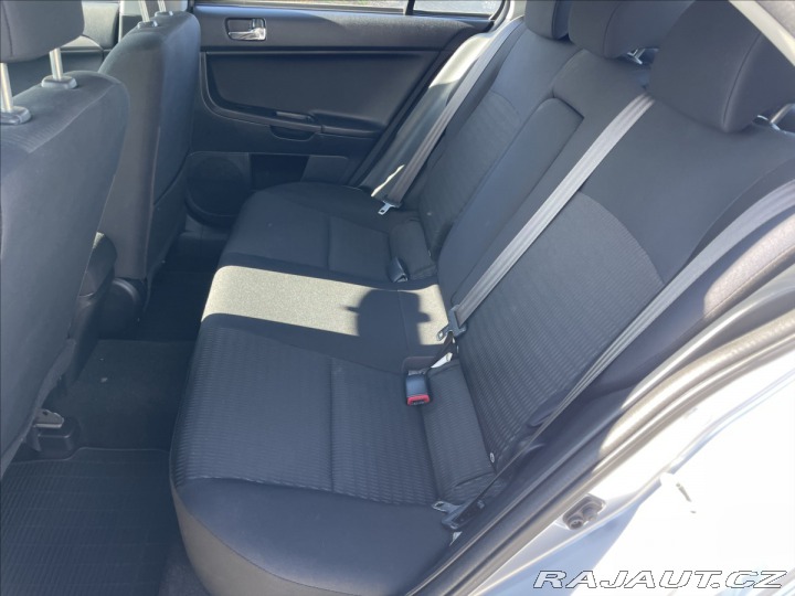 Mitsubishi Lancer 1,6 i 86kw Invite Klima T 2013