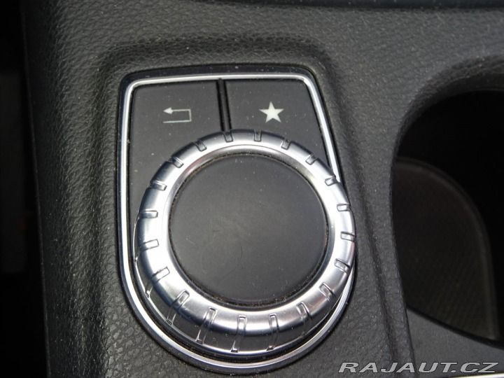 Mercedes-Benz GLA 200d 100kW 4MATIC PANORAM 2017