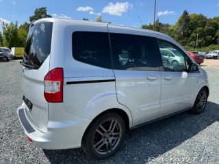 Ford Tourneo Courier 1.5 TDCi 70kW 5 míst 2016