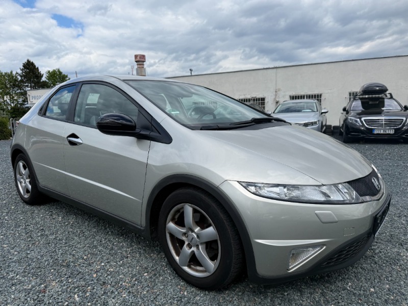 Honda Civic 1.8 VTEC SPORT AUTOMAT