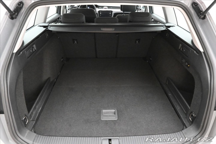 Volkswagen Passat 2,0 TDI 110 kW DSG Busine 2023