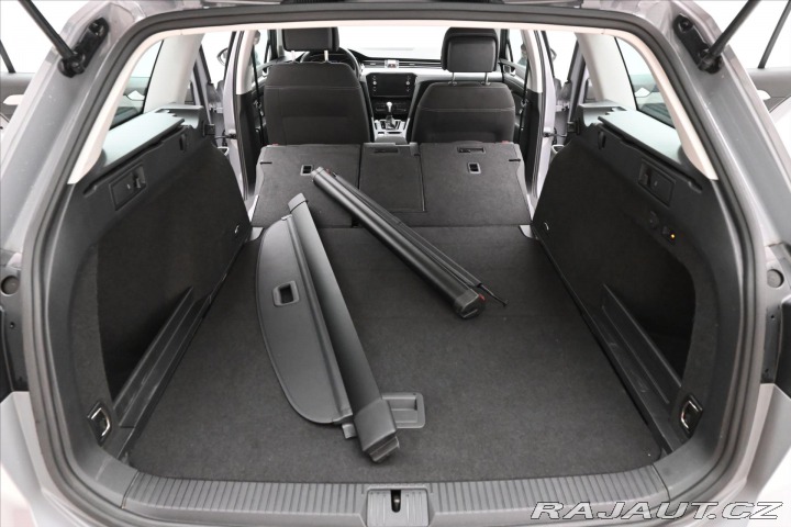 Volkswagen Passat 2,0 TDI 110 kW DSG Busine 2023