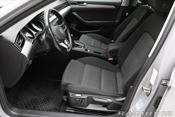 Volkswagen Passat 2,0 TDI 110 kW DSG Busine 2023