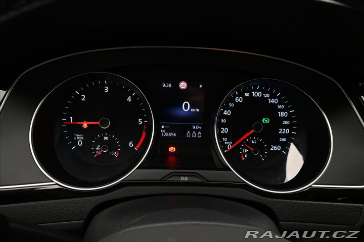 Volkswagen Passat 2,0 TDI 110 kW DSG Busine 2023