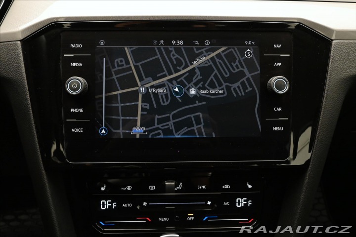 Volkswagen Passat 2,0 TDI 110 kW DSG Busine 2023
