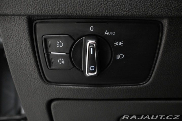 Volkswagen Passat 2,0 TDI 110 kW DSG Busine 2023