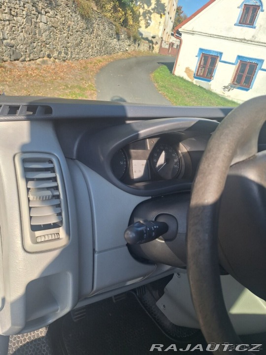 Opel Vivaro 2,0 CDTI 66 kW - 9 míst 2013