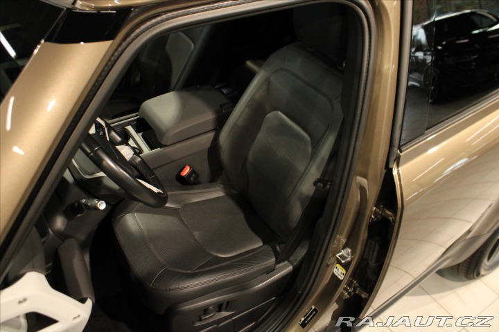Land Rover Defender 110 D300 SE ACC/NezTop/36 2022