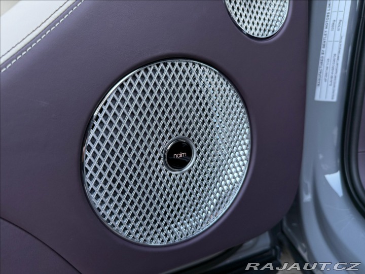 Bentley Bentayga Extended Wheelbase Azure 2024
